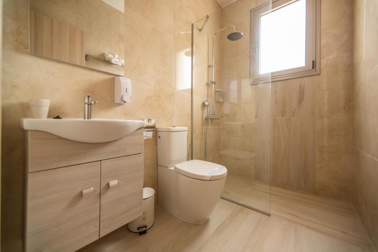 Harmony Seaview Apartments 파포스 외부 사진