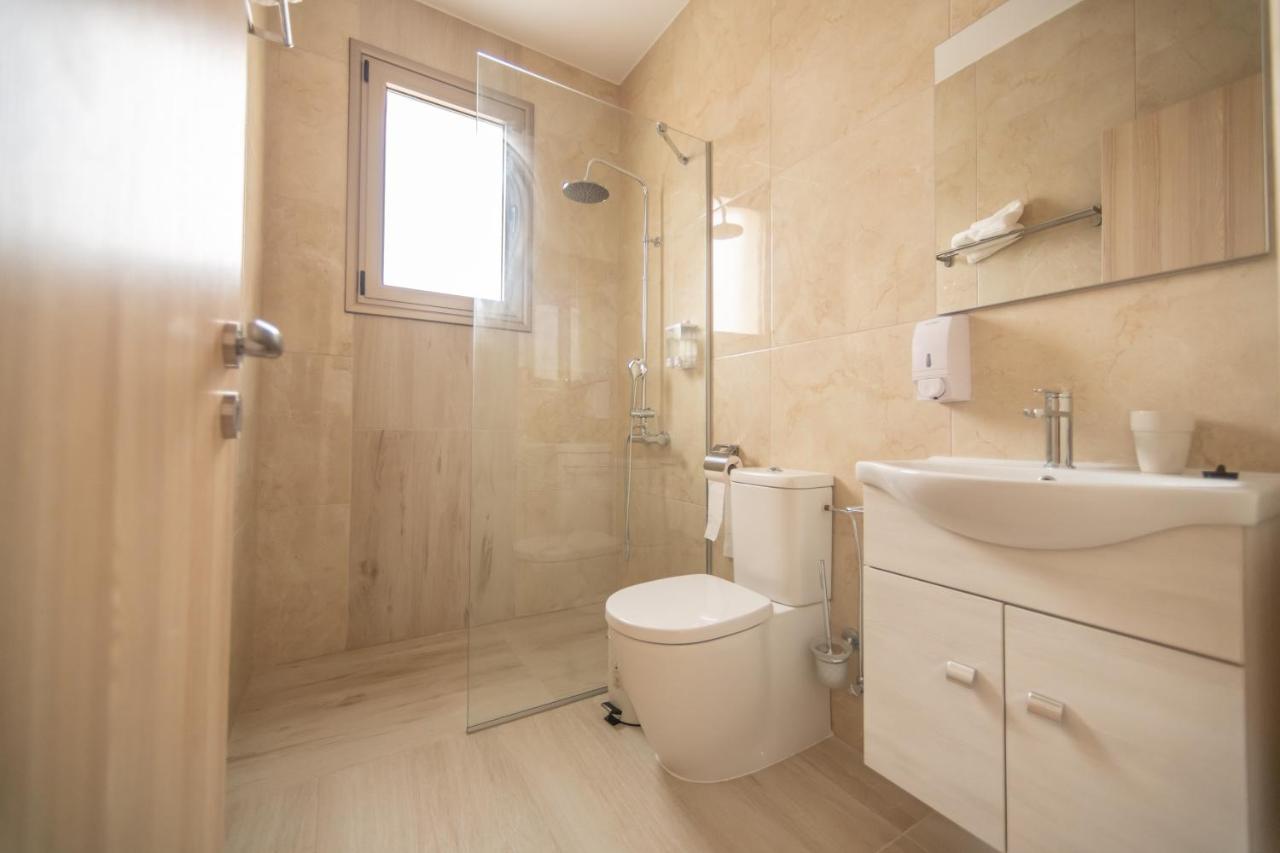 Harmony Seaview Apartments 파포스 외부 사진