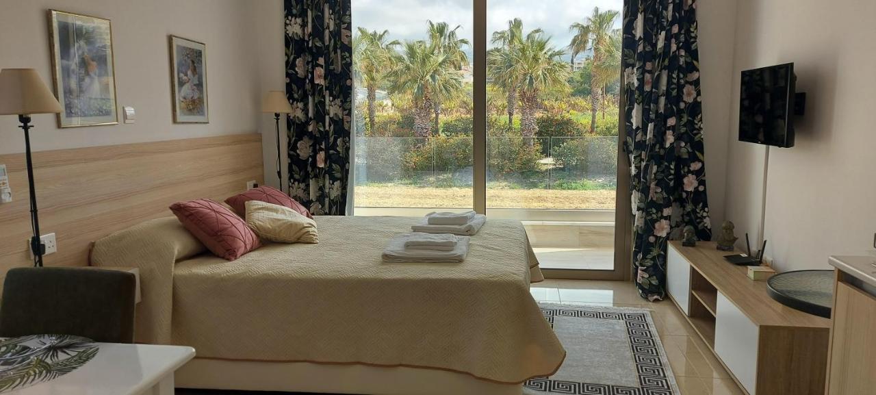 Harmony Seaview Apartments 파포스 외부 사진