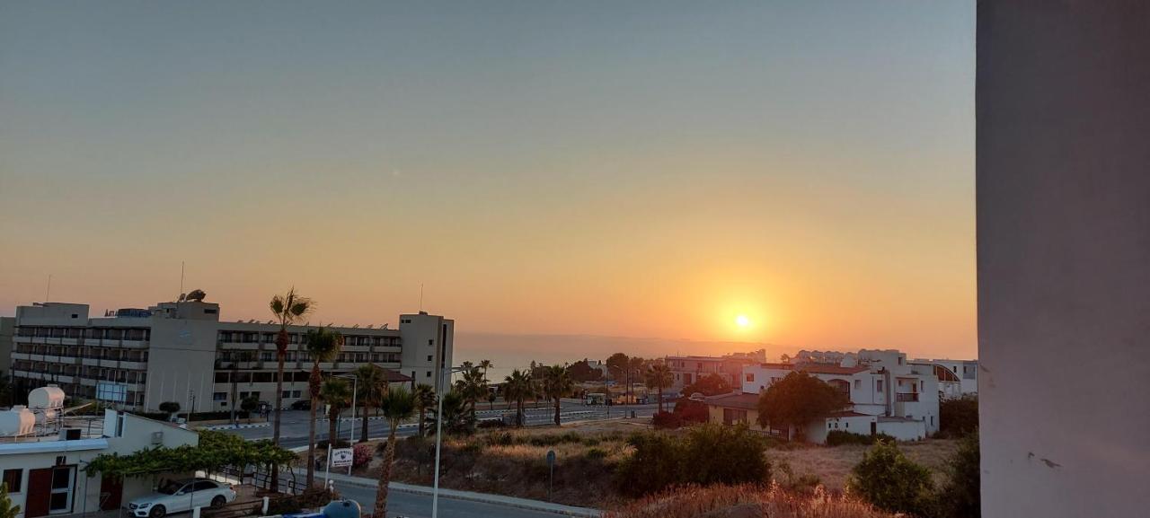 Harmony Seaview Apartments 파포스 외부 사진