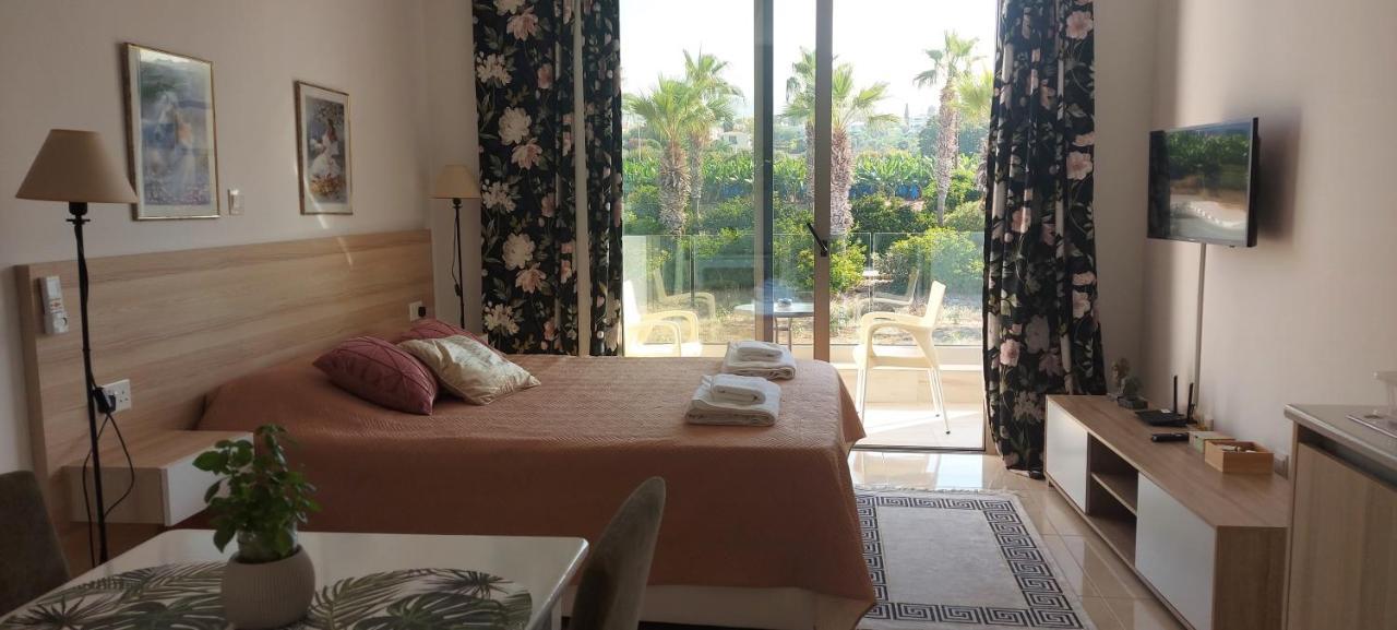 Harmony Seaview Apartments 파포스 외부 사진