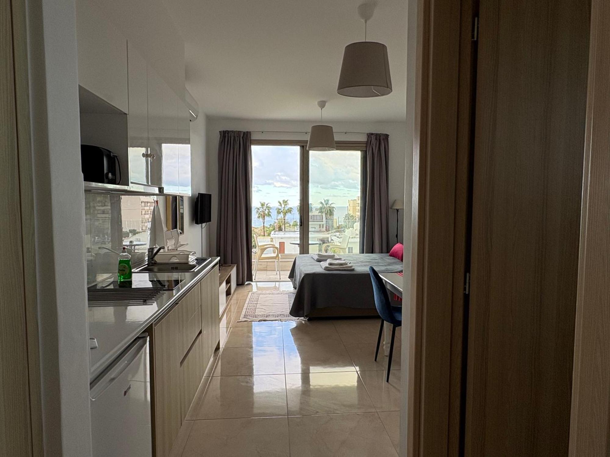 Harmony Seaview Apartments 파포스 외부 사진